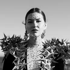 Écoutez Vyvyan Hammond, regardez des vidéoclips, lisez la biographie, consultez les dates de tournée et plus encore !