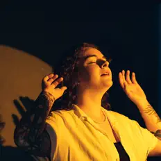 Écoutez Heather DeSanctis, regardez des vidéoclips, lisez la biographie, consultez les dates de tournée et plus encore !