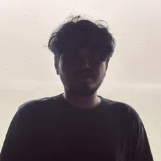 收听 Maliq Adam、观看音乐视频、阅读小传、查看巡演日期等 ！
