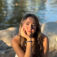 聆聽 Bayla Klaidman、觀看音樂影片、閱讀小傳、查看巡演日期等！