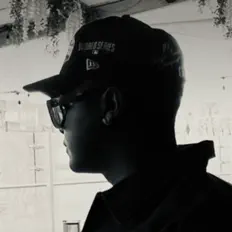 Luister naar Ka1iber, bekijk muziekvideo's, lees de bio, bekijk de tourdata, en meer!