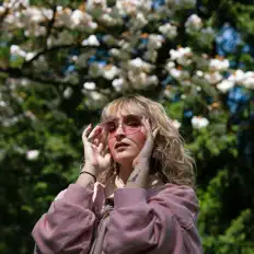 AirEl@V सुनें, म्यूज़िक वीडियो देखें, बायो पढ़ें, दौरे की तारीखें और बहुत कुछ देखें!