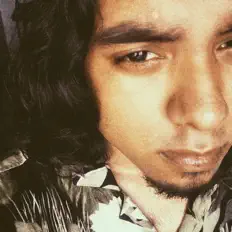 Hör dir Mani Kyadari an, schau dir Musikvideos an, lies die Biografie, finde Tourdaten und mehr!