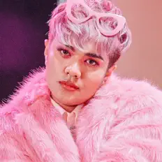 收听 หนูหรี่ Nuree、观看音乐视频、阅读小传、查看巡演日期等 ！