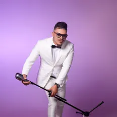Escucha a Leo Delgado, mira videos musicales, lee su biografía, consulta las fechas de las gira y más.