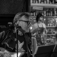 聆聽 Luca Faggella、觀看音樂影片、閱讀小傳、查看巡演日期等！