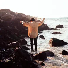 Meishi Smileを聴いたり、ミュージックビデオを鑑賞したり、経歴やツアー日程などを確認したりしましょう！