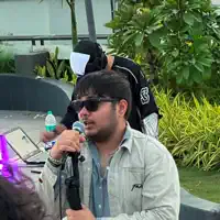 Ouve undefined, vê vídeos de música, lê a biografia, vê as datas da digressão e muito mais!