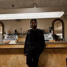 聆聽 Skuuta D'rula、觀看音樂影片、閱讀小傳、查看巡演日期等！