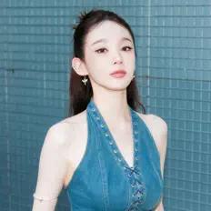 Ακούστε περιεχόμενο από Kang Min Kyung, παρακολουθήστε μουσικά βίντεο, διαβάστε το βιογραφικό, δείτε ημερομηνίες περιοδείας, και πολλά ακόμη!