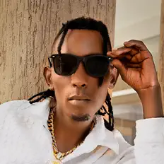 Listen to Fyno Ug, watch music videos, read bio, see tour dates & more!