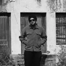 Meet Gujral을(를) 듣고, 뮤직 비디오를 보고, 약력을 읽고, 투어 일정 등을 확인하세요!