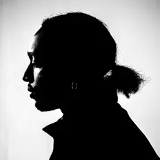 Ouve Mr. Muzix, vê vídeos de música, lê a biografia, vê as datas da digressão e muito mais!