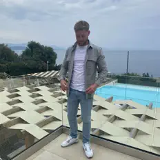 Escucha a Benny Miller, mira vídeos musicales, lee la biografía, consulta fechas de giras y mucho más.