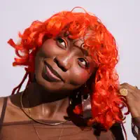 Poslechněte si interpreta undefined, sledujte hudební videa, přečtěte si životopis, podívejte se na data turné a další informace.