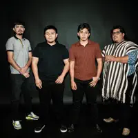 Luister naar undefined, bekijk muziekvideo's, lees de bio, bekijk de tourdata, en meer!