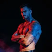 Ascolta undefined, guarda video musicali, leggi la biografia, vedi le date del tour & altro!