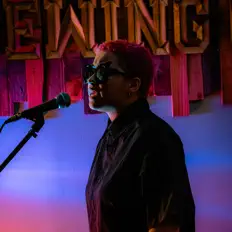 收听 Galexy、观看音乐视频、阅读小传、查看巡演日期等 ！