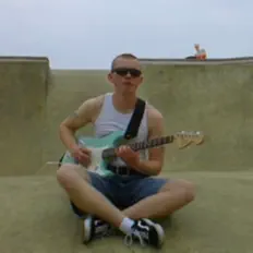 Poslechněte si interpreta fultzy, sledujte hudební videa, přečtěte si životopis, podívejte se na data turné a další informace.