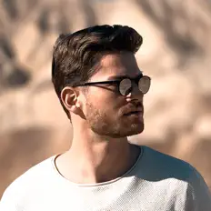 聆聽 Mat Schubert、觀看音樂影片、閱讀小傳、查看巡演日期等！