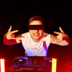 收听 2Sher、观看音乐视频、阅读小传、查看巡演日期等 ！