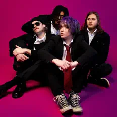 Hör dir Forrest Isn't Dead an, schau dir Musikvideos an, lies die Biografie, finde Tourdaten und mehr!