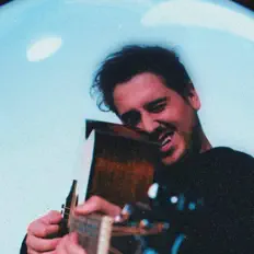 Dengarkan Chase Chaplin, tonton video musik, baca bio, lihat tanggal tur & lainnya!