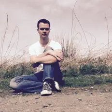 Écoutez Martin Tennant, regardez des vidéoclips, lisez la biographie, consultez les dates de tournée et plus encore !
