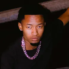 Jay Spayd सुनें, म्यूज़िक वीडियो देखें, बायो पढ़ें, दौरे की तारीखें और बहुत कुछ देखें!