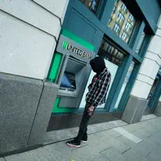 BP Gambinoを聴いたり、ミュージックビデオを鑑賞したり、経歴やツアー日程などを確認したりしましょう！