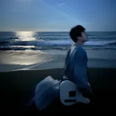 Écoutez nagi, regardez des vidéoclips, lisez la biographie, consultez les dates de tournée et plus encore !