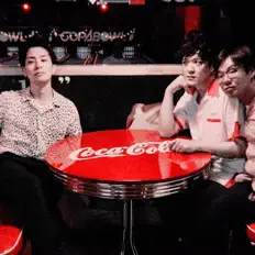 收听 THE FOREVERS、观看音乐视频、阅读小传、查看巡演日期等 ！