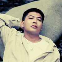 收听 undefined、观看音乐视频、阅读小传、查看巡演日期等 ！