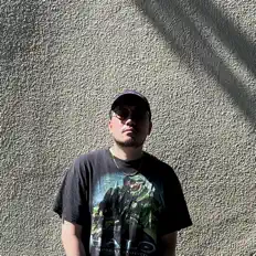 Poslechněte si interpreta LEXUZ YEN, sledujte hudební videa, přečtěte si životopis, podívejte se na data turné a další informace.