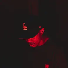 Dengarkan Sxlxmxn, tonton video musik, baca bio, lihat tanggal tur & lainnya!