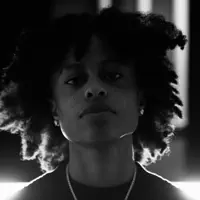 Ouça undefined, assista a videoclipes, leia a biografia, veja as datas das turnês e mais!