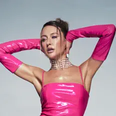 Ascolta Eva Bushmina, guarda video musicali, leggi la biografia, vedi le date del tour & altro!