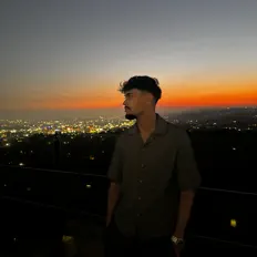 Ouça Pouma, assista a videoclipes, leia a biografia, veja as datas das turnês e mais!