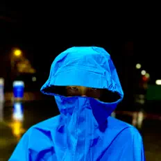 Escucha a SERA, mira videos musicales, lee su biografía, consulta las fechas de las gira y más.