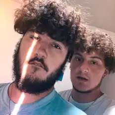 Blue Moon Beats을(를) 듣고, 뮤직 비디오를 보고, 약력을 읽고, 투어 일정 등을 확인하세요!