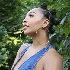 聆聽 Alexus Lee、觀看音樂影片、閱讀小傳、查看巡演日期等！