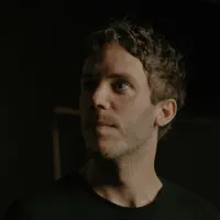 Escucha a undefined, mira vídeos musicales, lee la biografía, consulta fechas de giras y mucho más.