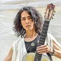 undefined을(를) 듣고, 뮤직 비디오를 보고, 약력을 읽고, 투어 일정 등을 확인하세요!