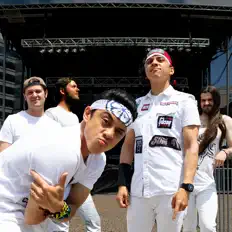Listen to Cometa, watch music videos, read bio, see tour dates & more!