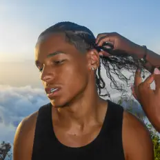 收听 BAG JEUNE B、观看音乐视频、阅读小传、查看巡演日期等 ！