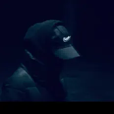 聆聽 Ltxx、觀看音樂影片、閱讀小傳、查看巡演日期等！