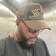 Hör dir Dj Big Inf an, schau dir Musikvideos an, lies die Biografie, finde Tourdaten und mehr!