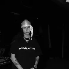 Ascolta NATALIA BLUNT, guarda video musicali, leggi la biografia, vedi le date del tour & altro!