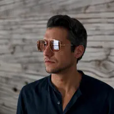 Posłuchaj wykonawcy Kevin Alexander, obejrzyj teledyski, przeczytaj biografię, zobacz daty tras koncertowych i nie tylko!