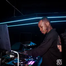 聆聽 LAWTHEDJ、觀看音樂影片、閱讀小傳、查看巡演日期等！